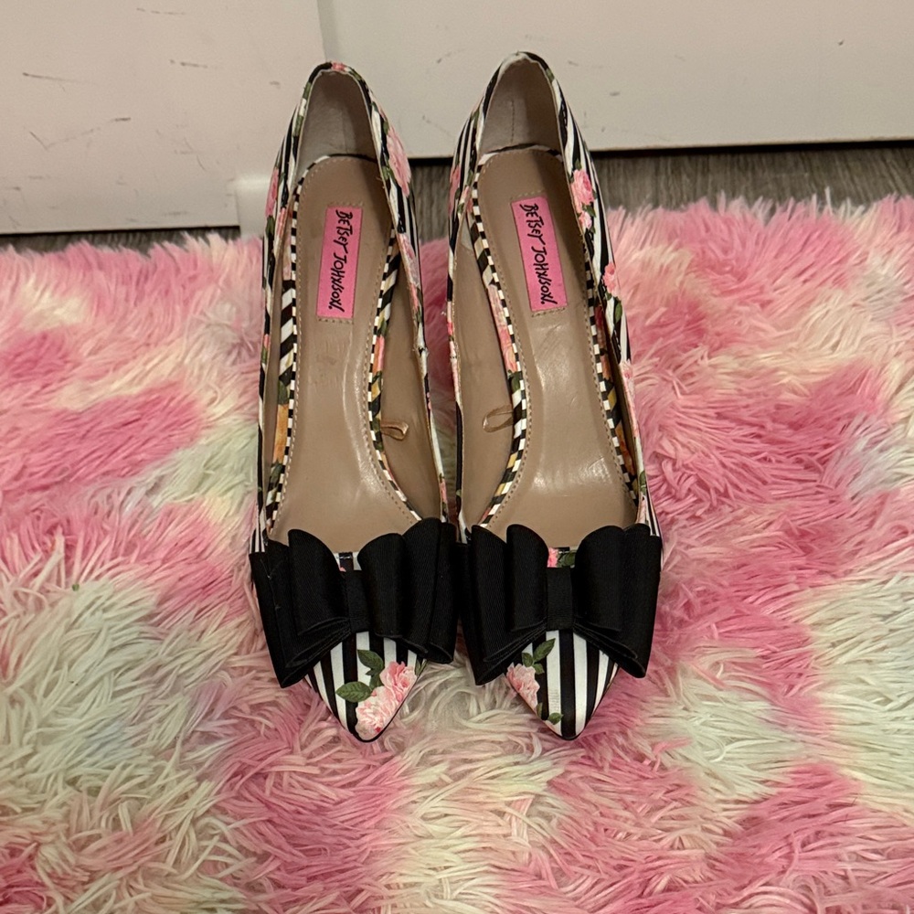 Betsey Johnson Black and White Striped Heels with Pink Floral - Picture 2 of 7